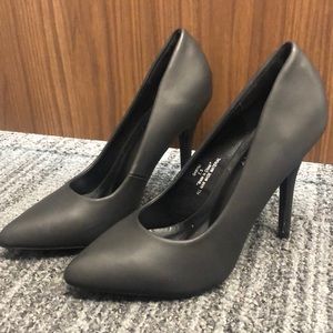 Riverberry black pumps brand-new, perfect for work